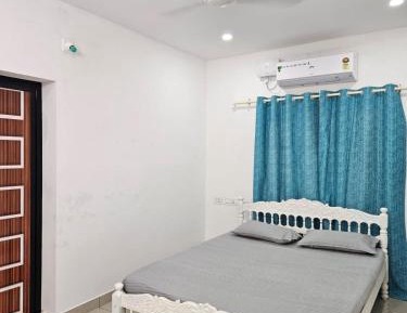 Deluxe Double Room (2 Adults + 1 Child)