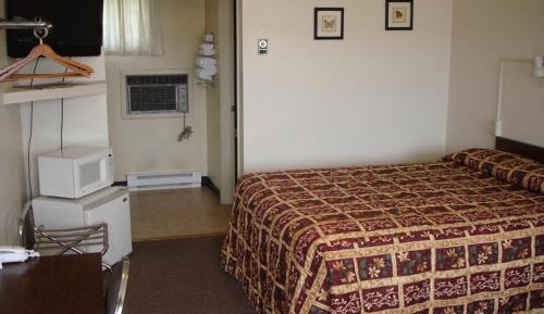 Standard Queen Room