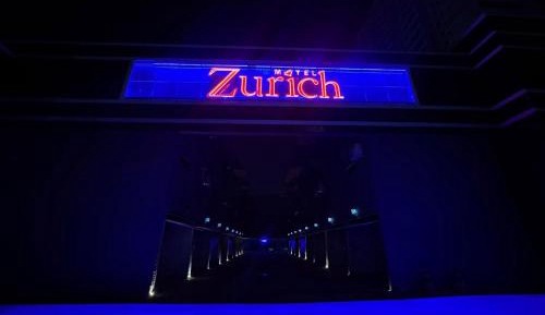 Deluxe Suite with Spa Bath