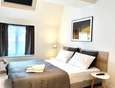 Standard Double Room with Shared Bathroom