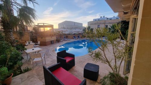 Double Room with Pool View