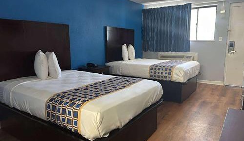 One-Bedroom Double Suite - Non-Smoking