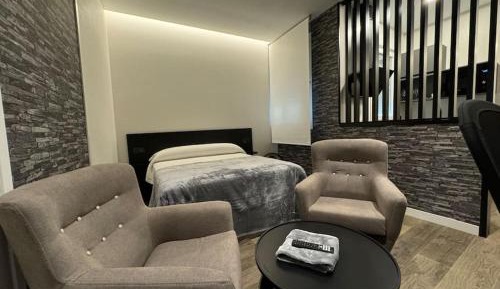 Studio Apartment with One Double Bed