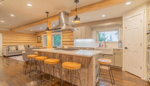 Five-Bedroom Holiday Home