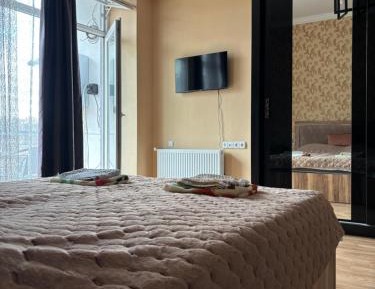 One-Bedroom Apartment with Balcony