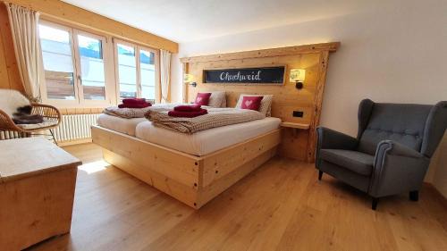 Two-Bedroom Deluxe Apartment with Garden View