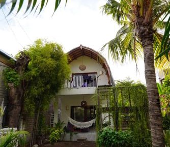 Bungalow with Garden View