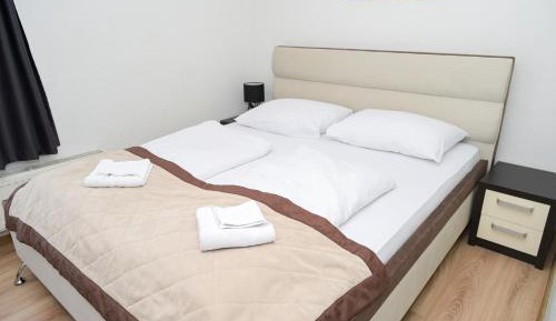 Deluxe Double or Twin Room with Lake View