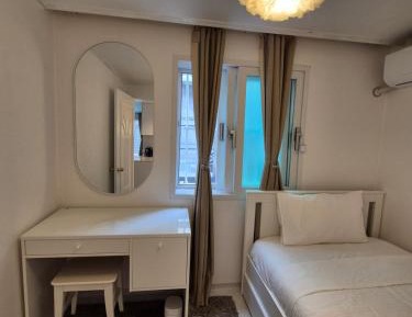 Deluxe Single Room