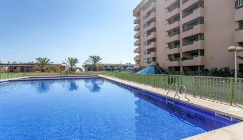 Apartment with Pool View 