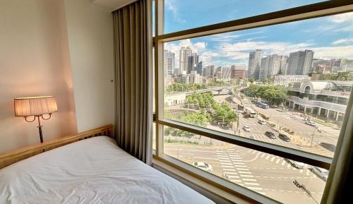 Two-Bedroom Apartment with City View