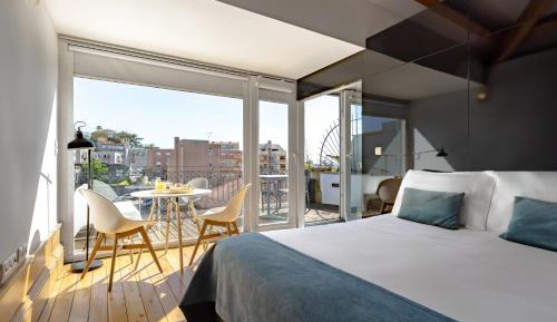 Apartment with Balcony