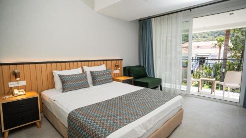 Superior Deluxe Double or Twin Room 