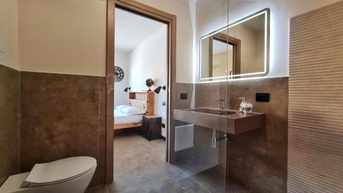One-Bedroom Deluxe Apartment