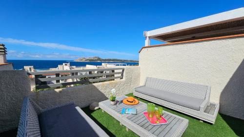 One-Bedroom Apartment with Sea View and Terrace