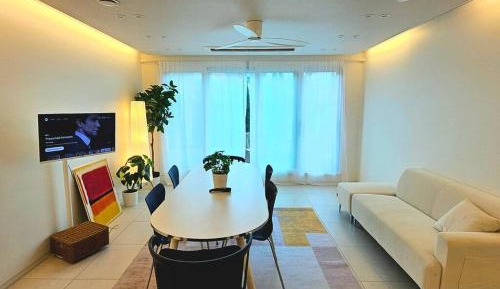 Three-Bedroom Apartment with Mountain View