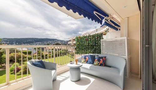 Two-Bedroom Apartment with Sea View