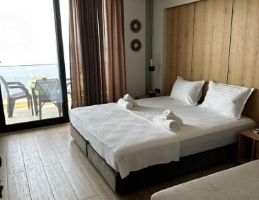 Deluxe Double Room with Balcony and Sea View