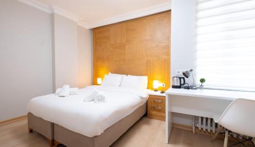One-Bedroom Deluxe Apartment