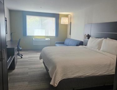 Standard King Room