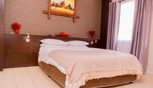 Luxury Queen Room