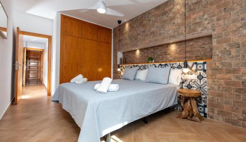 One-Bedroom Apartment with Balcony