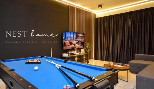Three-Bedrooms Premium Apartment with Bathtub & Pool Table