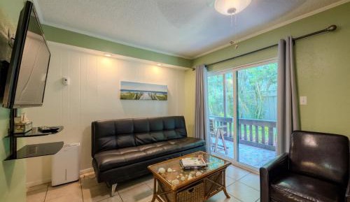 One-Bedroom Apartment - Sea Side