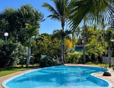 Apartment with Pool View 