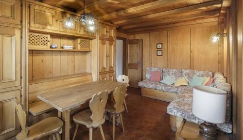 Two-Bedroom Apartment (4 Adults)