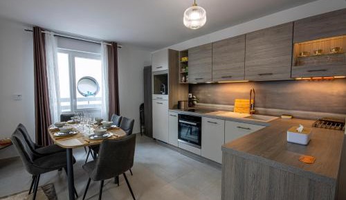 Apartment with Park View