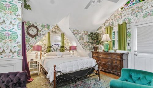 Queen Room