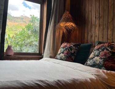 Deluxe wood cabin with Mountain View