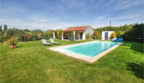 One-Bedroom Holiday Home