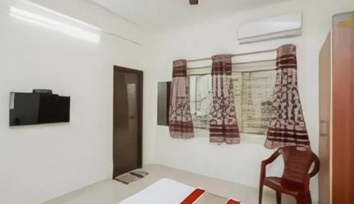 Deluxe Double Room (2 Adults + 1 Child)