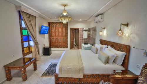 Suite with Hot Tub
