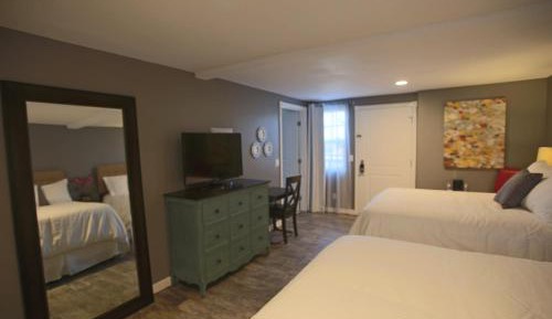 Double Room with Two Double Beds - Disability Access