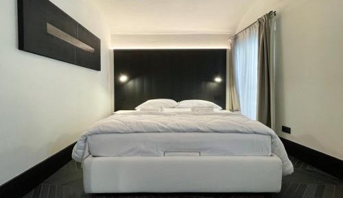 Deluxe One-Bedroom Apartment with City View