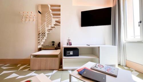 King Studio with Sofa Bed