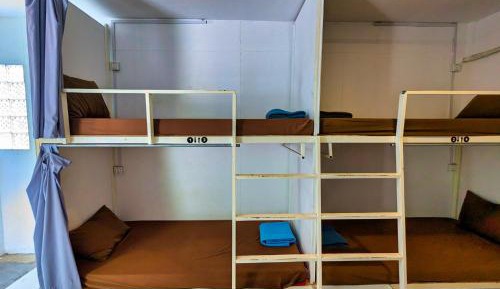 Single Bed in Mixed Dormitory Room