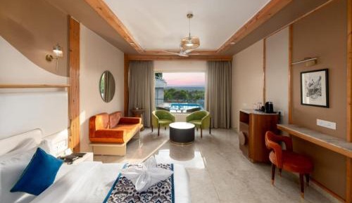 Superior Pool View Room