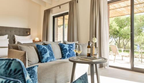 Deluxe Suite with Sea View