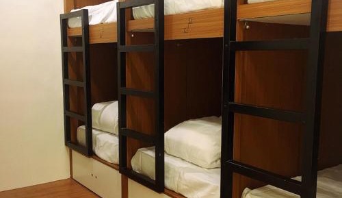 Single Bed in Mixed Dormitory Room