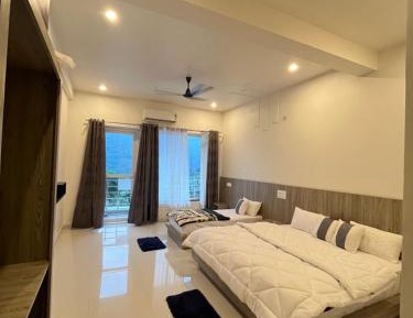 Triple Room with Mountain View