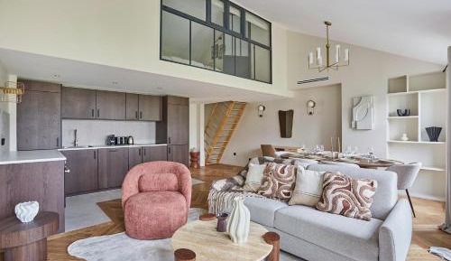 Two-Bedroom Deluxe Apartment with Balcony
