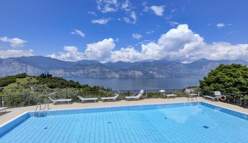 Family Two-Bedroom Apartment with View