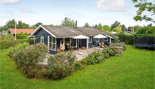 Three-Bedroom Holiday Home 