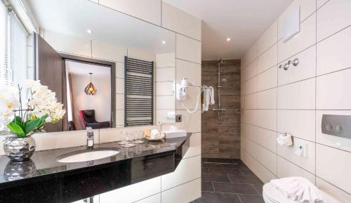 Premium Triple Room with Sitting Corner