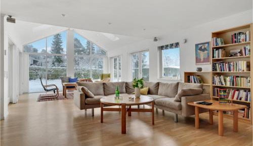 Three-Bedroom Holiday Home 