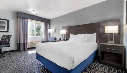 Queen Room with Bathtub - Disability Access/Non-Smoking